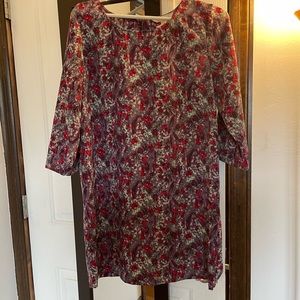 A vintage mini BCBG dress in M. Lightweight and perfect spring business casual.